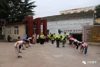 “善”化童心 “礼”行天下——教育策划专业委员会师生礼仪公益课堂在泊南中心小学举行