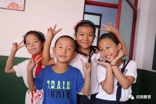 做优秀小主持人 融入学校“善文化”——教育策划专委会联合泊南中心小学开展小主持人培训